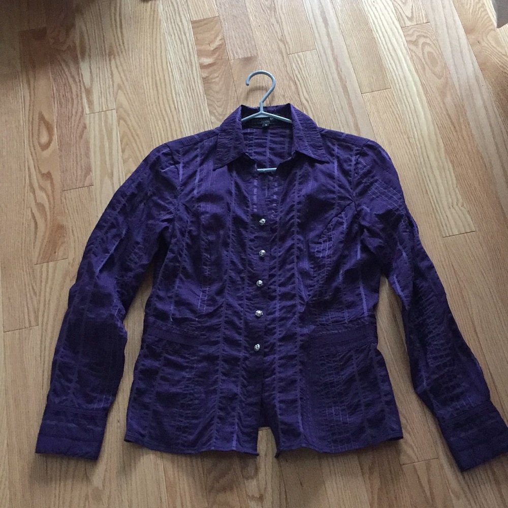 🎁🎁SIMONS!  Petite sizing fitted shirt - deep purple